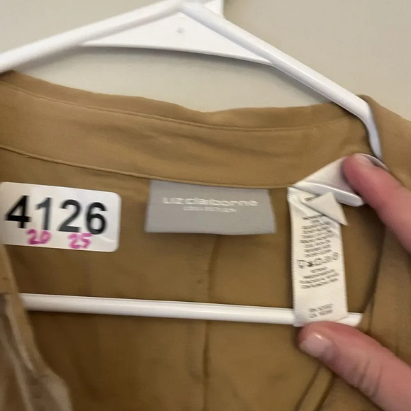 Vtg Liz Claiborne Brown Silk Blouse 12 Women’s Button Up Neutral Classic Minimal - Picture 5 of 11